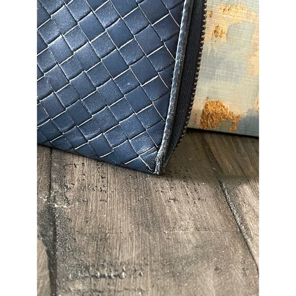 Bottega Veneta Zip Wallet EUC - Picture 4 of 9